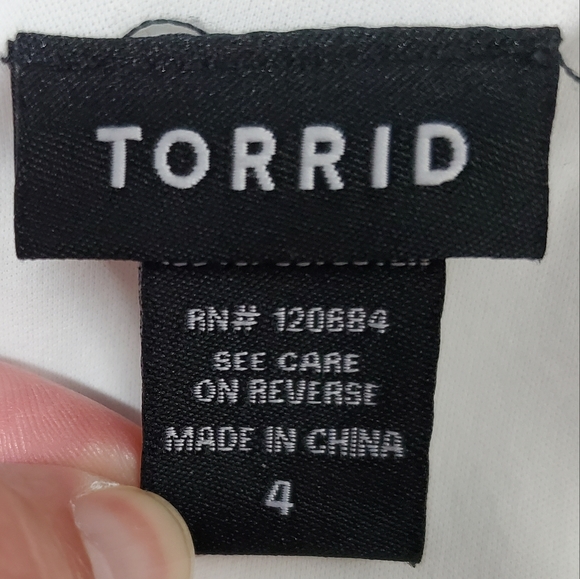 Torrid Black & White Floral Peplum Top - Picture 9 of 11